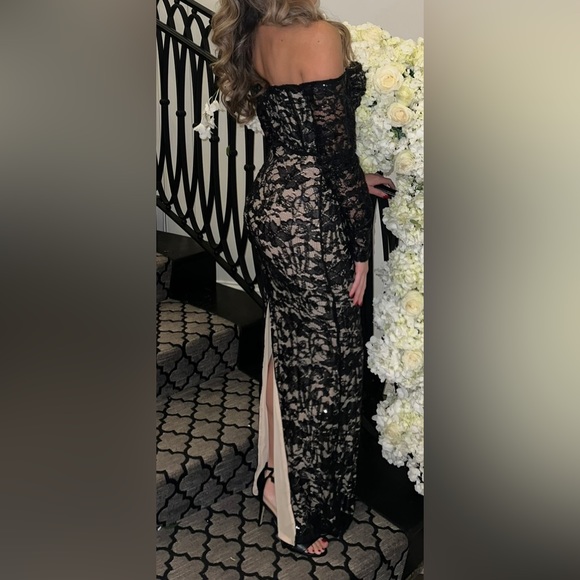 ABYSS BY ABBY Lace gown - Picture 3 of 7